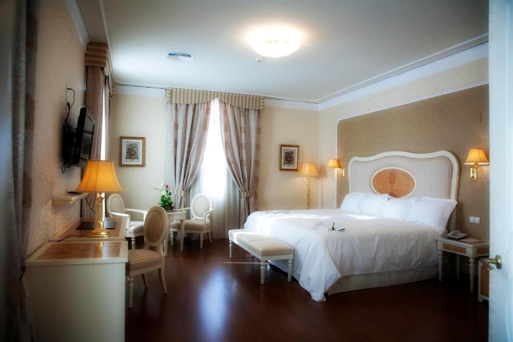 Hotel Santa Isabel Albacete Zimmer foto